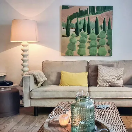 Holiday home Charming Garden For 6 *