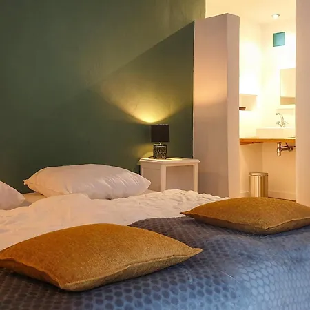 Holiday home Charming Garden For 6 *