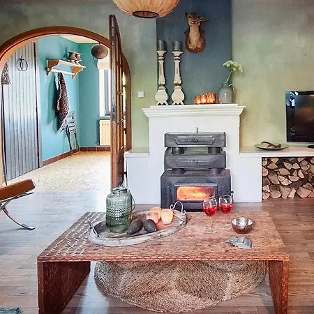 Holiday home Charming Garden For 6 *