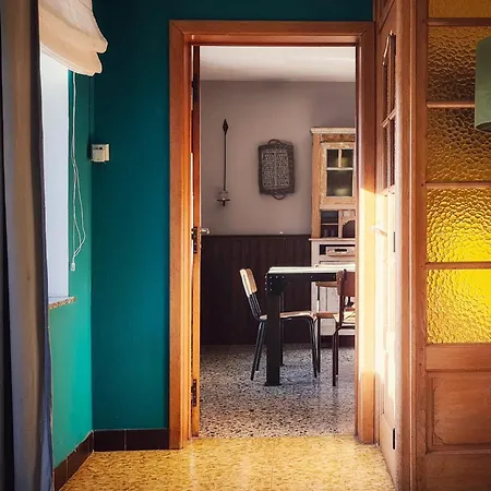 Holiday home Charming Garden For 6 *