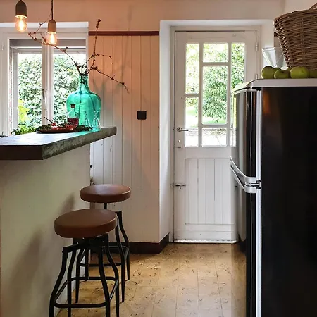 Charming Garden For 6