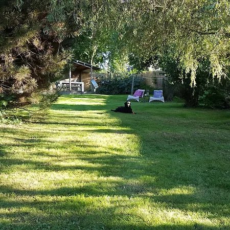 Holiday home Charming Garden For 6