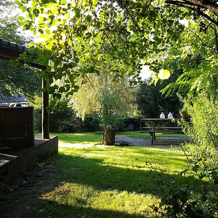 Charming Garden For 6 Dom wakacyjny